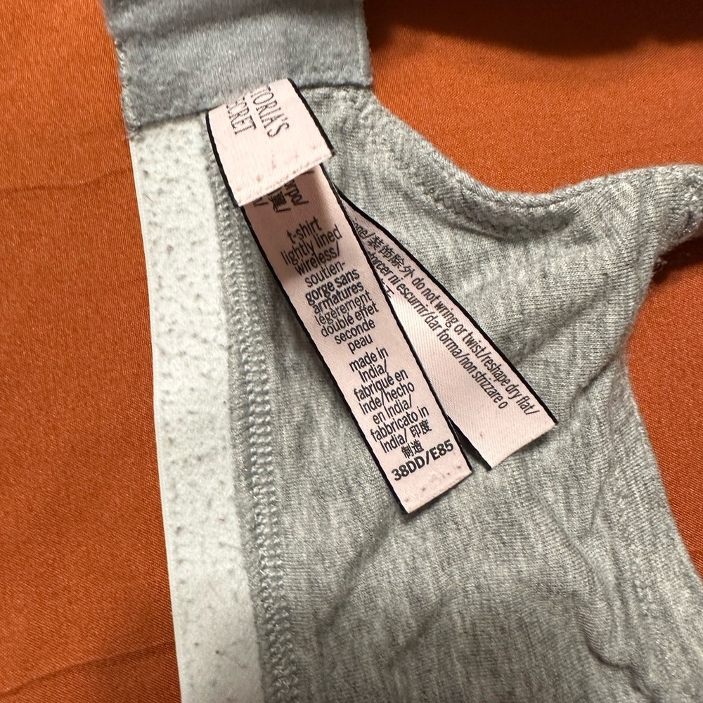 Victoria secret wireless T-shirt bra - Picture 3 of 4